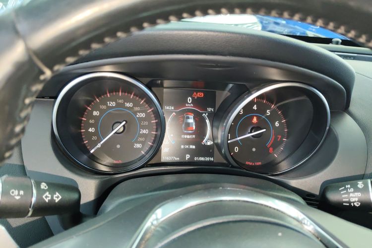 捷豹XE 2018款 2.0T 200PS 两驱R-Sport运动版局部细节14