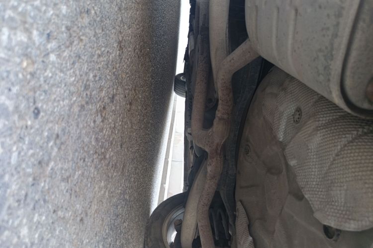 别克 君威 2013款 1.6T 自动精英运动版局部细节9008