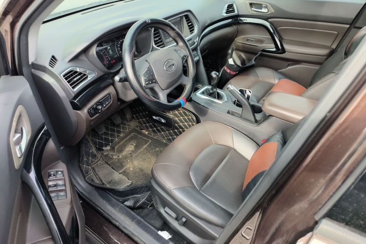 广汽传祺 传祺GS4 2015款 200T 手动精英版中控内饰20