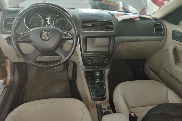 斯柯达 Yeti 2014款 1.8TSI DSG极地版中控内饰12