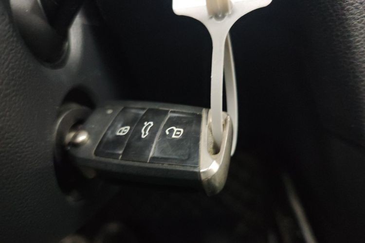 大众 高尔夫 2018款 1.6L 自动舒适型中控内饰7001