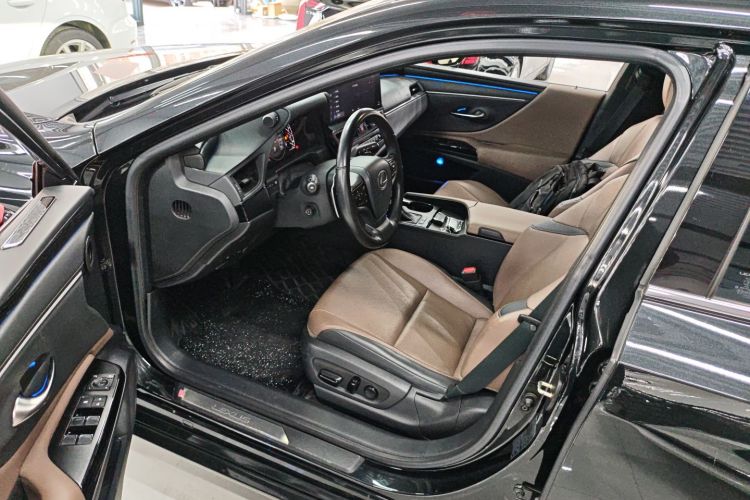 雷克萨斯ES 2023款 200 卓越版中控内饰7003