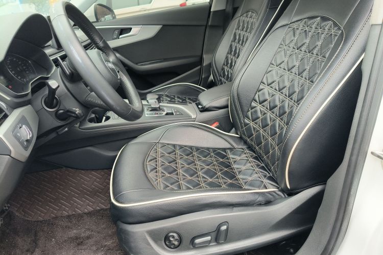 奥迪A4L 2018款 30周年年型 40 TFSI 进取型中控内饰19