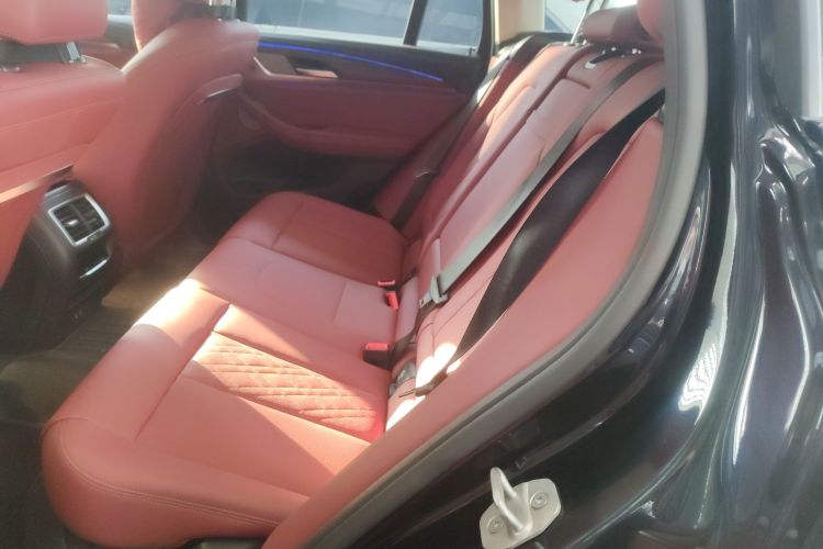 宝马X3 2023款 改款 xDrive30i 领先型 M曜夜套装中控内饰21