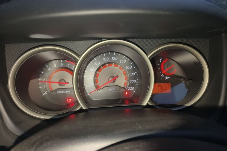 日产 轩逸 2012款 经典 1.6XE 手动舒适版中控内饰14