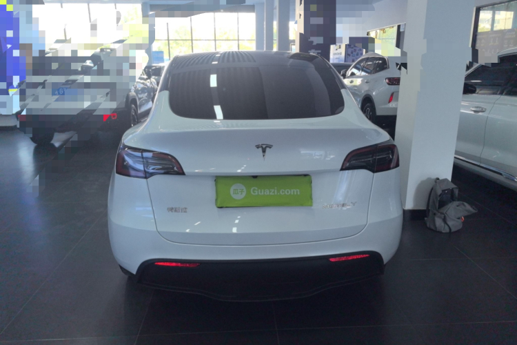 特斯拉 Model Y 2024款 后轮驱动版车身外观6