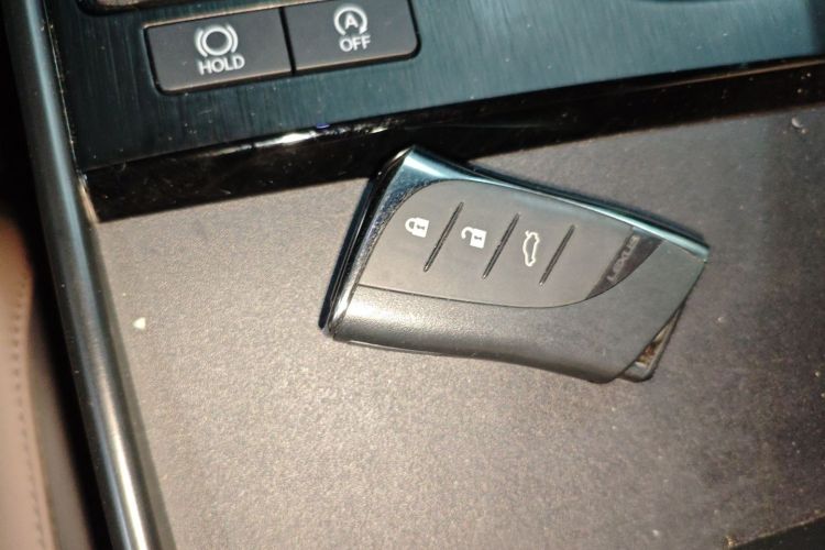 雷克萨斯ES 2023款 200 卓越版中控内饰11