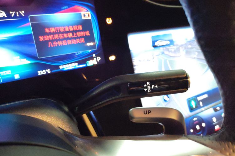 奔驰EQE AMG 2023款 AMG EQE 53 4MATIC+中控内饰18