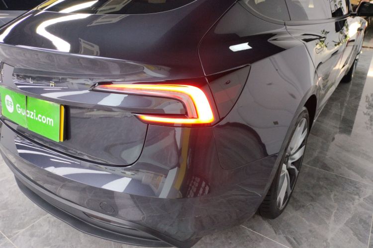 特斯拉 Model 3 2023款 后轮驱动版车身外观9