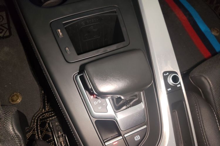 奥迪A4L 2022款 40 TFSI 豪华动感型局部细节18