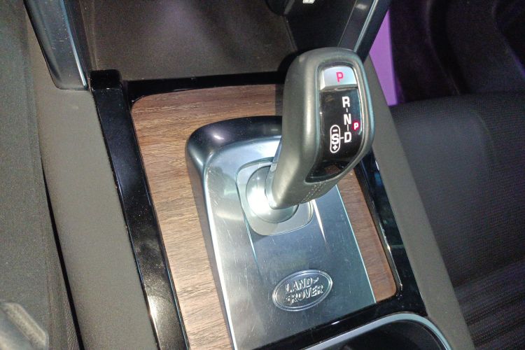 路虎 发现运动版 2020款 249PS R-Dynamic 性能版局部细节18