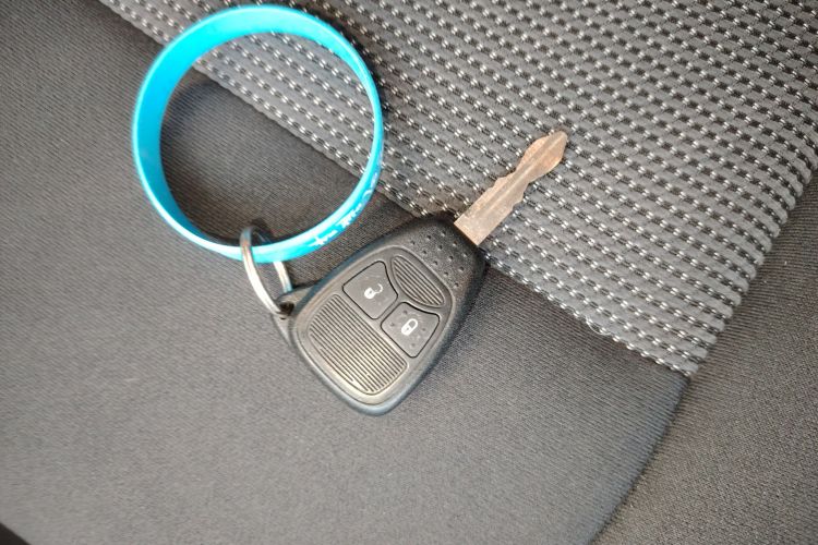 Jeep 指南者(进口) 2015款 2.0L 两驱运动版中控内饰7001