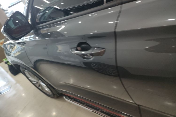 长安欧尚X7 PLUS 2022款 1.5T 蓝鲸版自动尊贵型 7座车身外观4