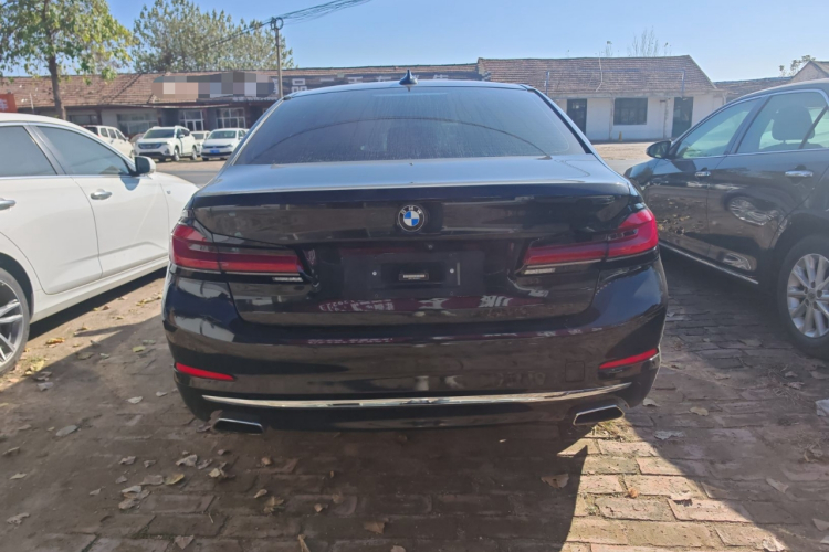 宝马5系 2018款 525Li 豪华套装车身外观6