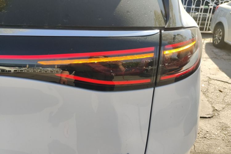 腾势X 2020款 PHEV经典版车身外观9