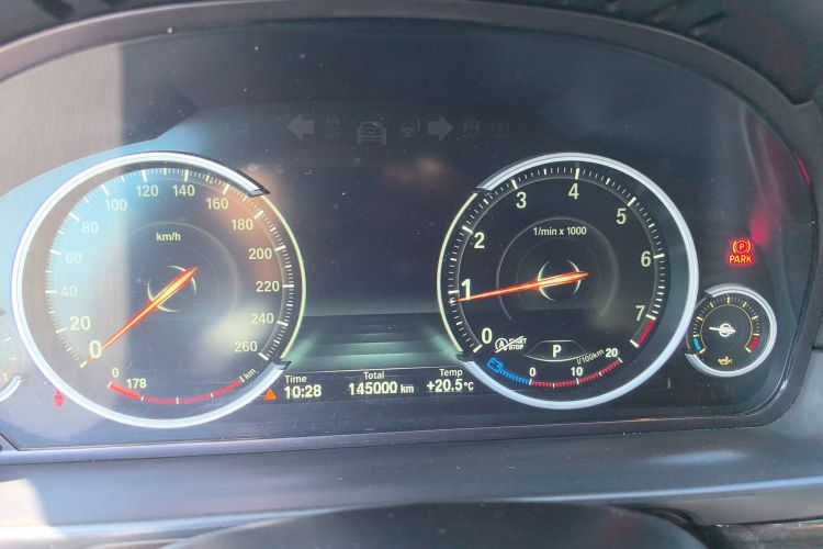 宝马5系 2017款 525Li 豪华设计套装中控内饰14