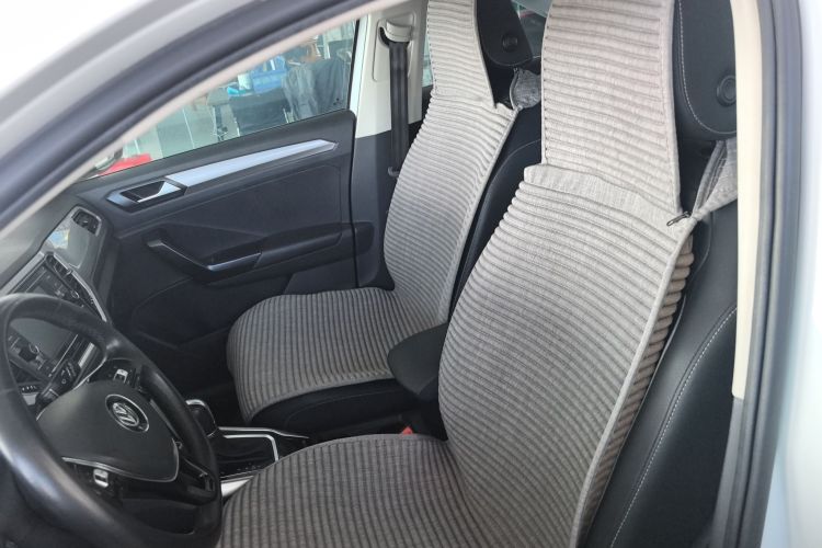 大众 T-ROC探歌 2020款 280TSI DSG两驱精英型中控内饰19