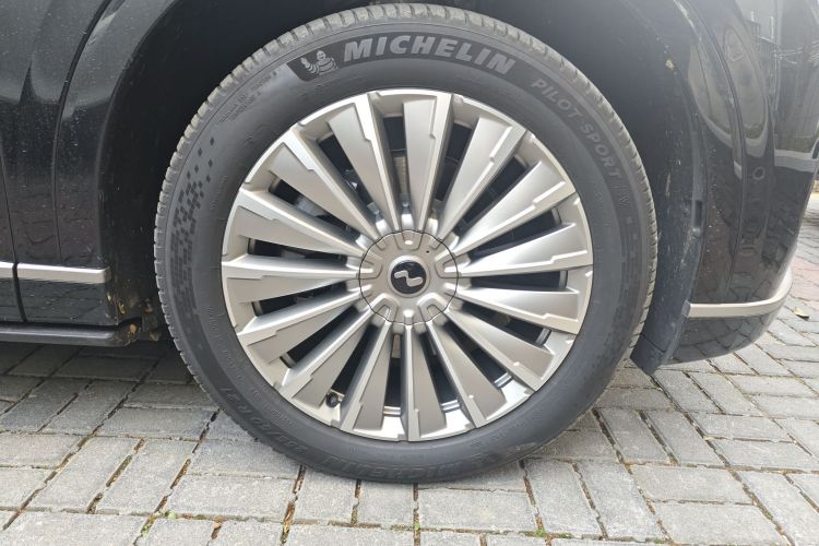 乐道L90 2025款 Ultra 六座版车身外观10