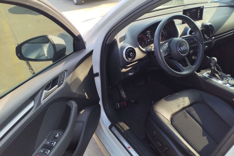 奥迪A3 2019款 Limousine 35 TFSI 时尚型 国VI中控内饰7003