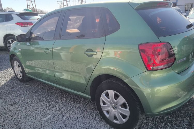 大众 Polo 2013款 1.4L 手动风尚版车身外观4