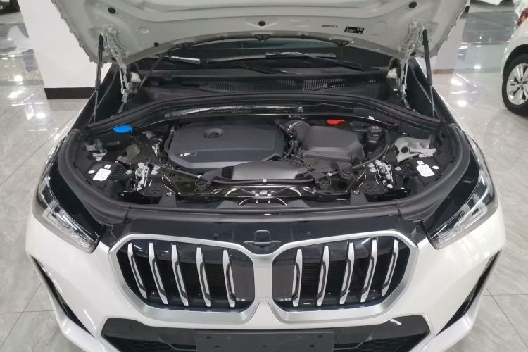 宝马X1 2023款 sDrive25Li M运动套装机舱底盘24