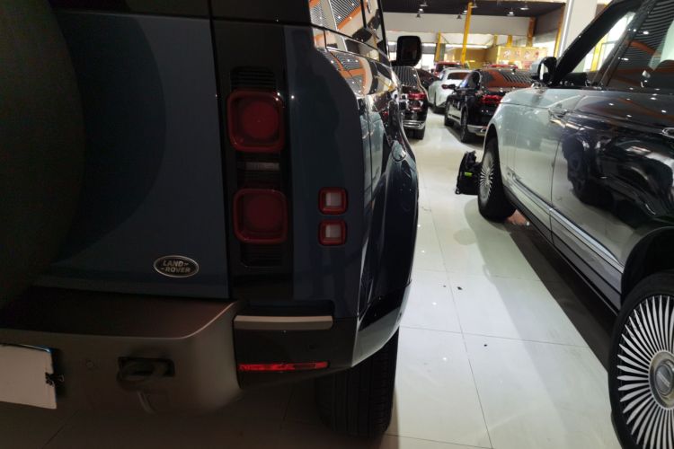 路虎卫士 2023款 110 3.0T P400 X-DYNAMIC HSE车身外观9