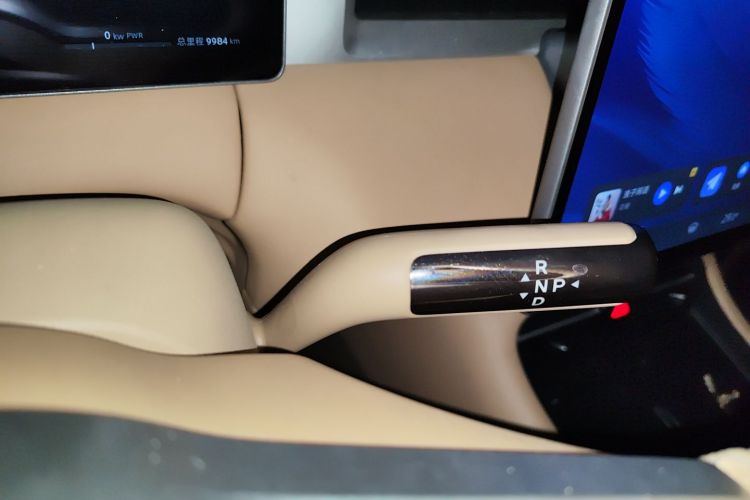 蓝电E5 PLUS 2026款 165km 长续航先享版Ultra 7座中控内饰18