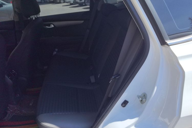 起亚 智跑 2019款 2.0L 自动智享豪华版中控内饰7004