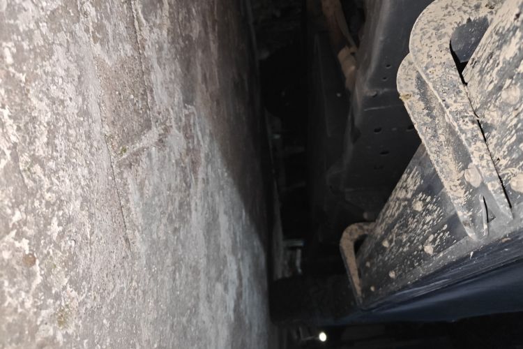 日产 途乐 2017款 5.6L 标准型局部细节9004