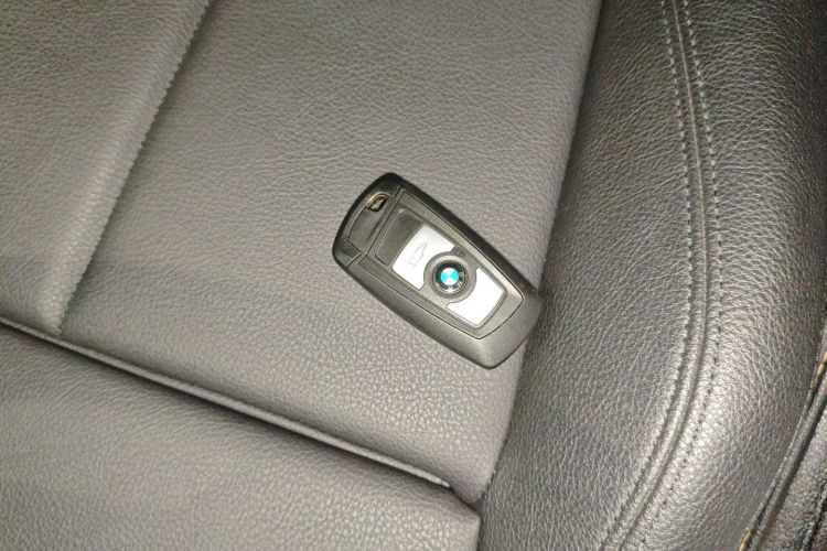 宝马3系 2019款 320Li 时尚型中控内饰11