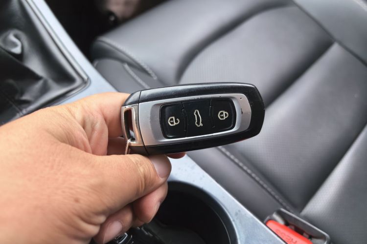 吉利汽车 帝豪 2018款 1.5L 手动向上互联版中控内饰11