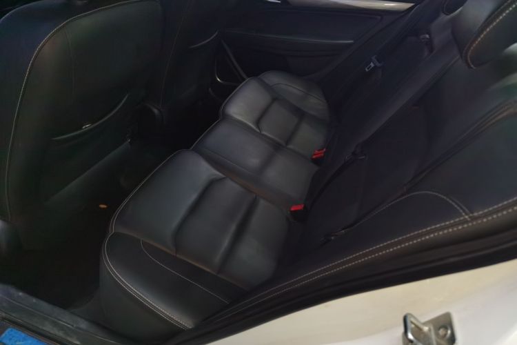 吉利汽车 帝豪 2019款 领军版 1.5L CVT向上互联型 国VI中控内饰7004