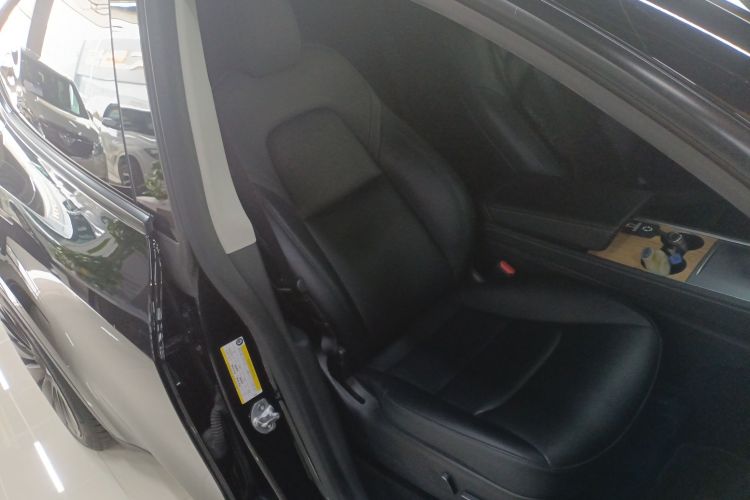 特斯拉 Model Y 2021款 标准续航后驱版局部细节41