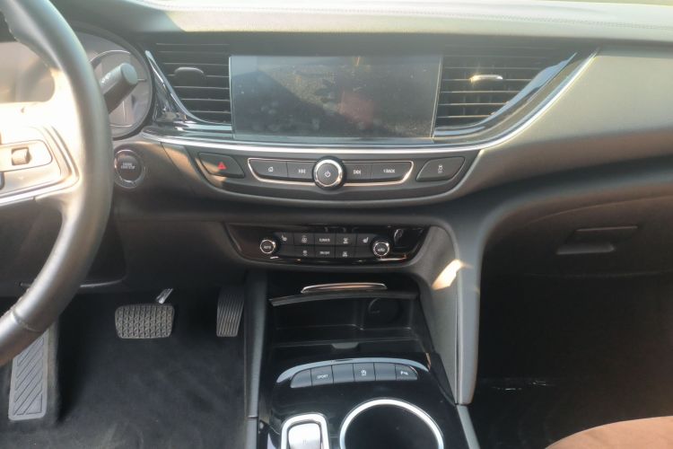 别克 君威 2020款 552T 豪华型中控内饰16