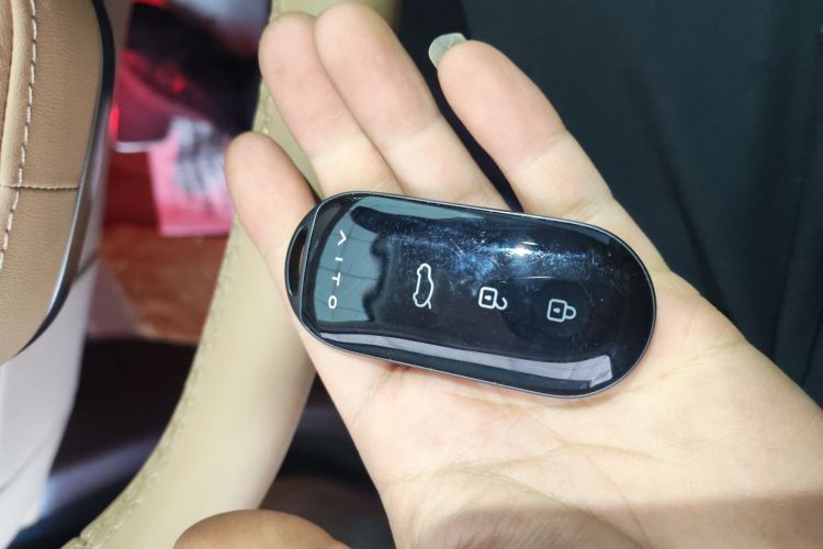 鸿蒙智行 问界M7 2024款 1.5T 智驾四驱Max版 5座中控内饰7001