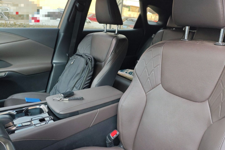 雷克萨斯RX 2023款 350h 四驱醇享版中控内饰19