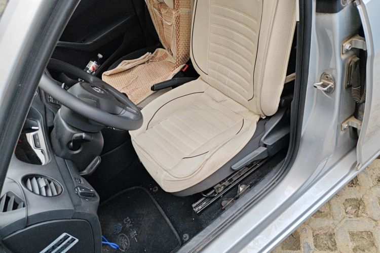 大众 捷达 2015款 质惠版 1.6L 手动时尚型中控内饰19