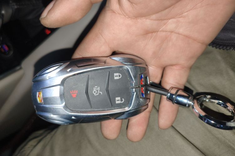 凯迪拉克XTS 2015款 28T 舒适型中控内饰7001