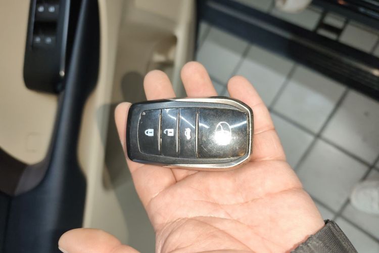 丰田 汉兰达 2018款 2.0T 四驱精英版 7座 国VI中控内饰11