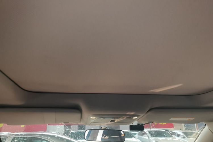 日产 奇骏 2015款 2.0L CVT舒适MAX版 2WD局部细节22