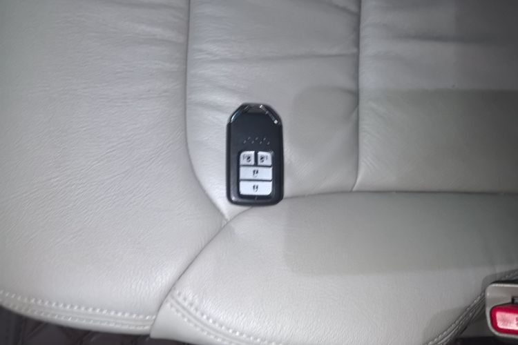 本田 奥德赛 2015款 改款 2.4L 豪华版中控内饰11