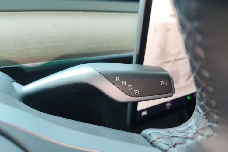 特斯拉 Model Y 2021款 标准续航后驱版局部细节18