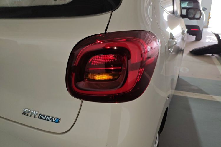 五菱汽车 宏光MINIEV 2025款 四门版 进阶款车身外观9