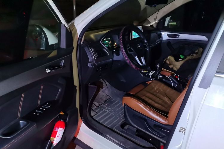 北汽威旺M50F 2017款 1.5L 舒适型中控内饰20