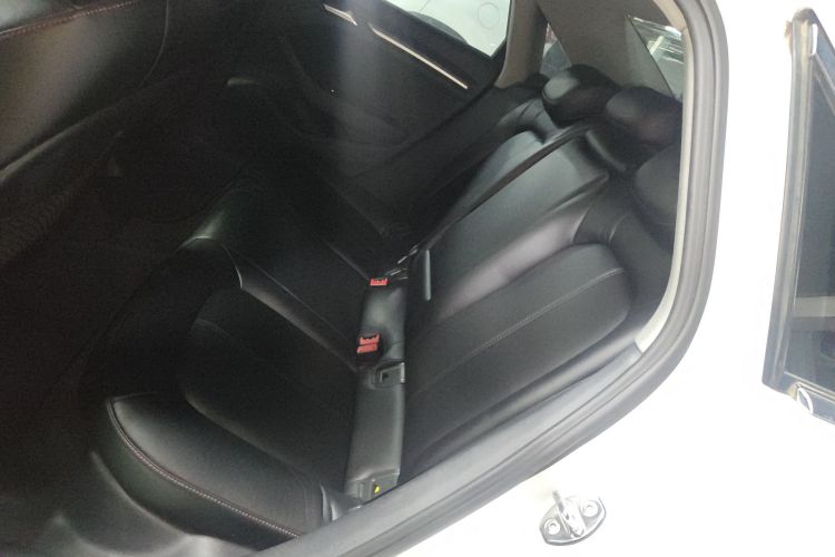 奥迪A3 2018款 30周年年型 Limousine 35 TFSI 进取型中控内饰21