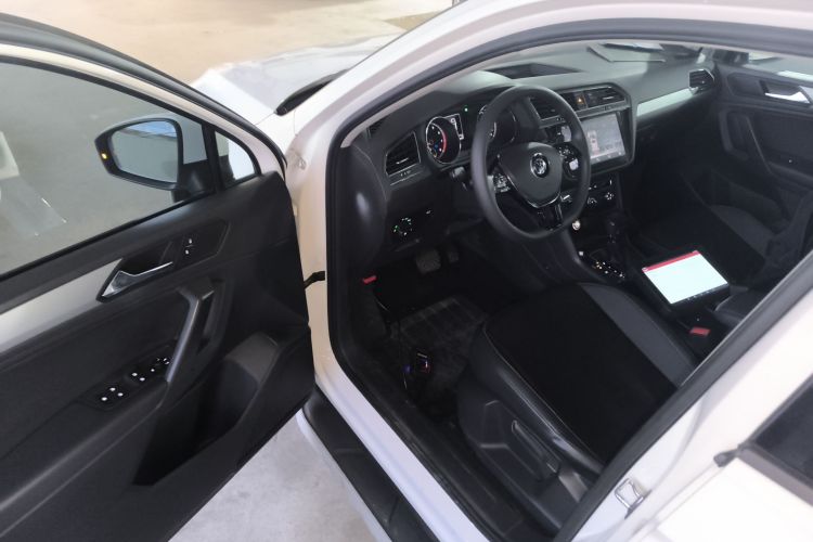 大众 途观L 2018款 330TSI 自动两驱风尚版中控内饰20