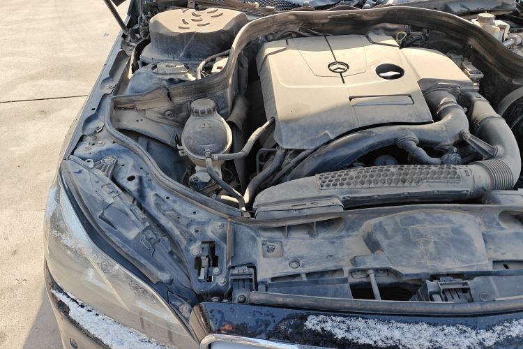 奔驰E级 2015款 改款 E 260 L 运动型局部细节9006