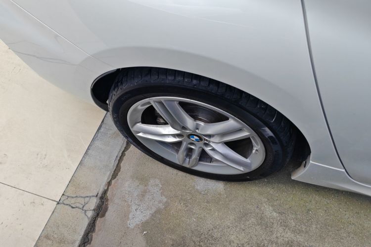 宝马1系 2021款 120i M运动曜夜版车身外观56