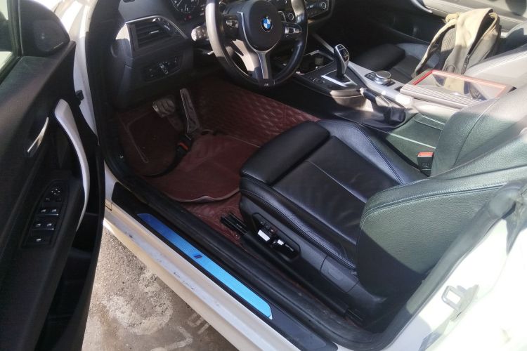 宝马2系(进口) 2019款 225i 敞篷轿跑车 尊享型 M运动套装中控内饰20