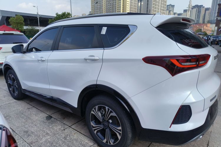 东南DX8S 2022款 1.5T DCT酋长版 7座车身外观4